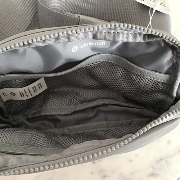 Lululemon Everywhere Belt Bag New With Tag